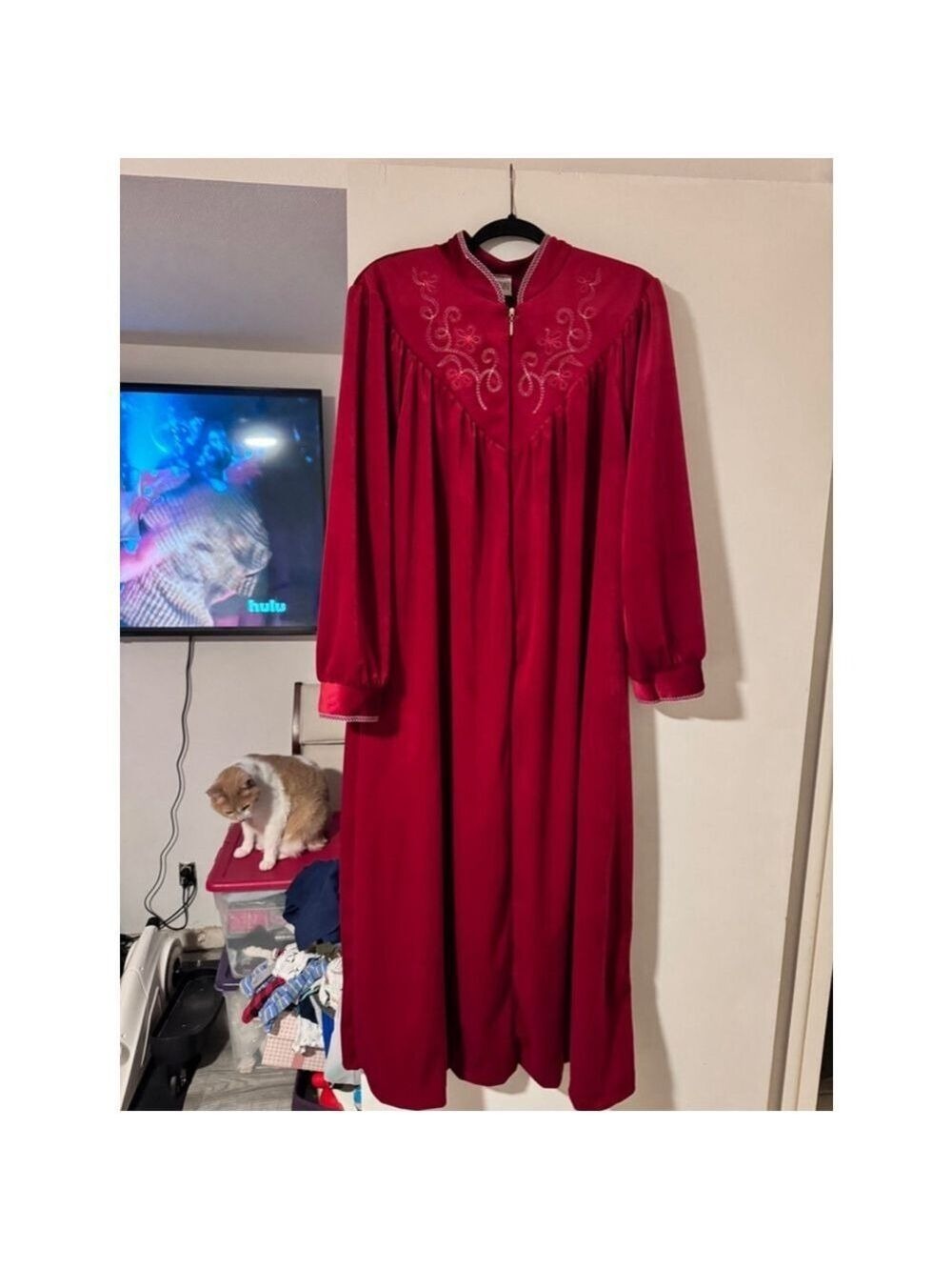 Red velvet zipper embroidery red size XL. Canada. Hamilton gold. Blast from ￼